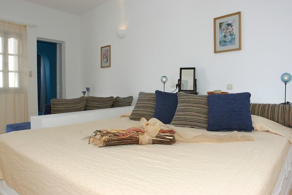 TZEKOS VILLAS 10/46