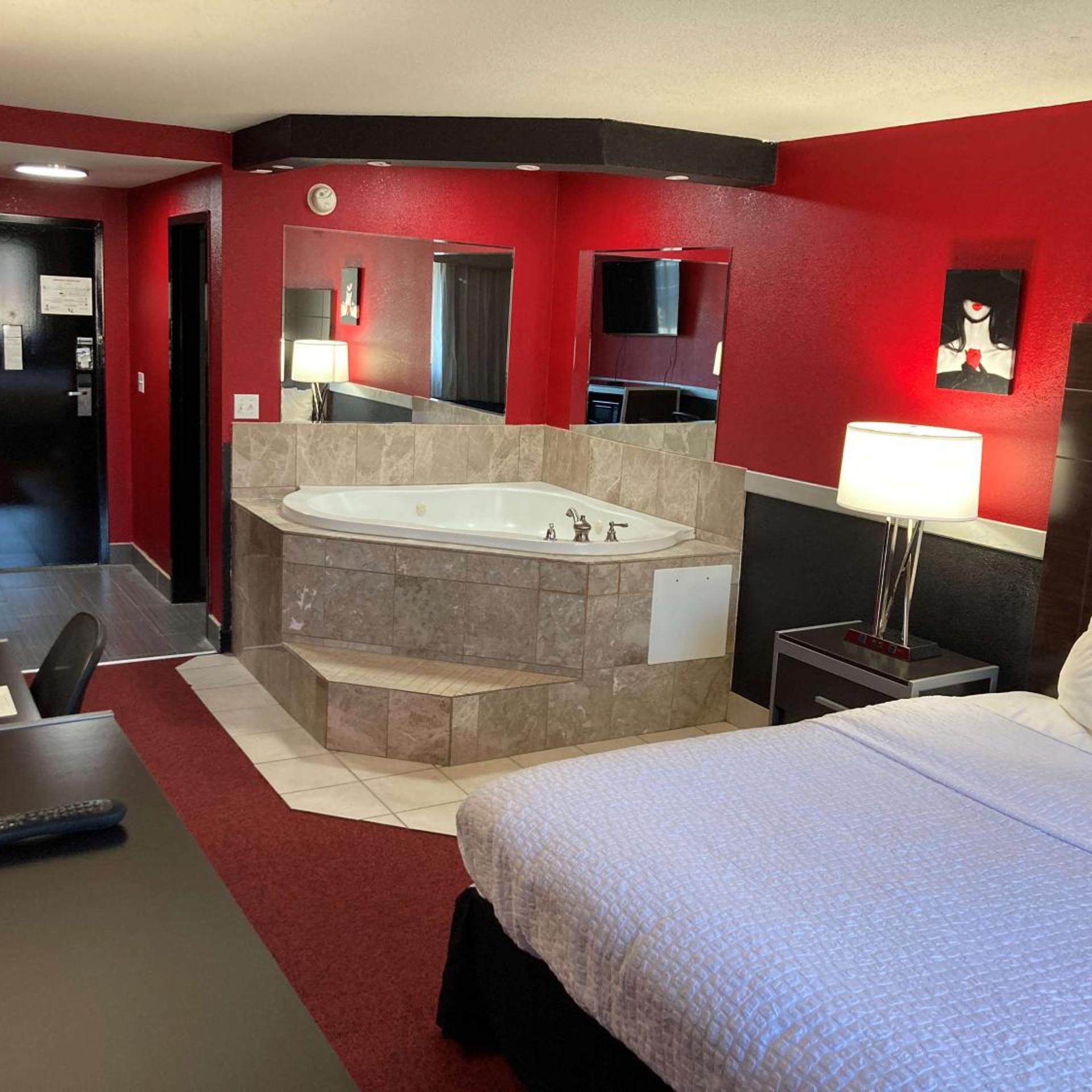 غرفة بسرير كينج بجاكوزي للمدخنين، Best Western Plus Reading Inn & Suites 3/5