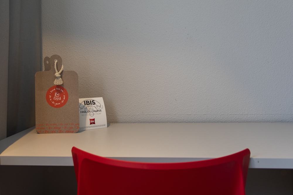 IBIS VALENCIA ALFAFAR 4/73
