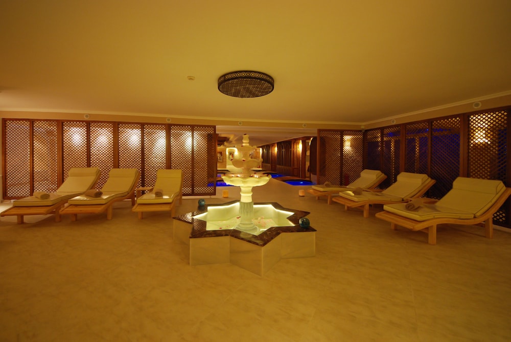 Aqua Hotel 52/77