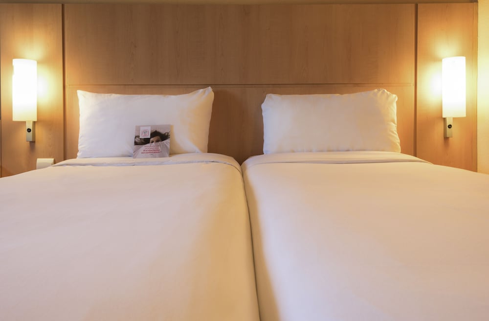 Ibis Bordeaux Lac 30/70