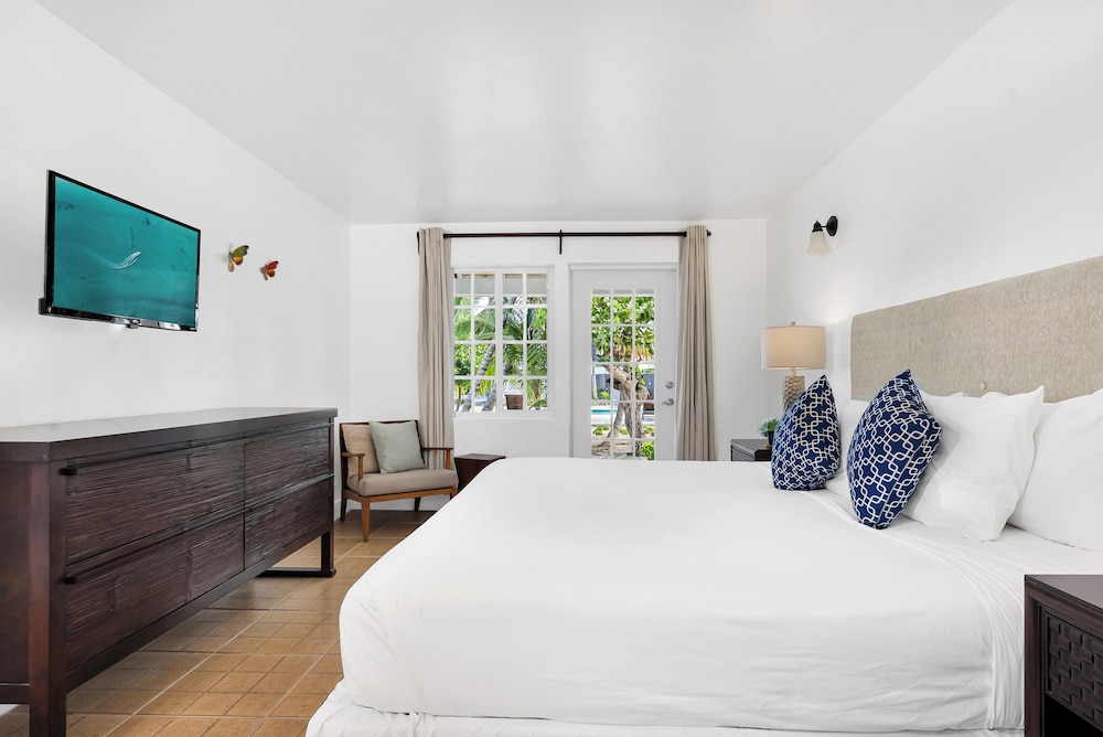 Pelican Beach Hotel 13/50