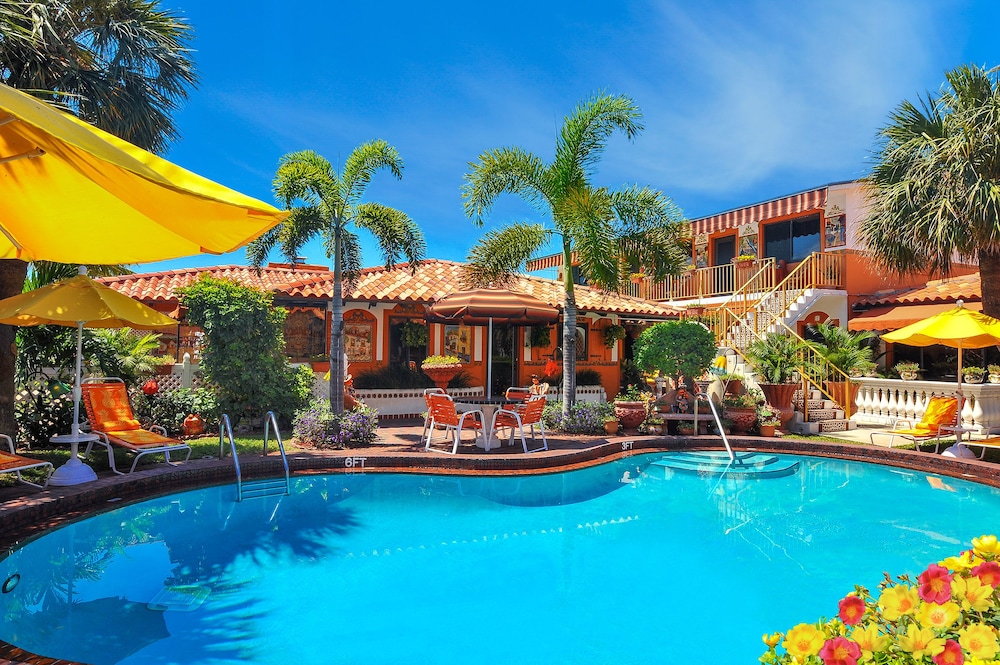 Blue Seas Courtyard 2/46