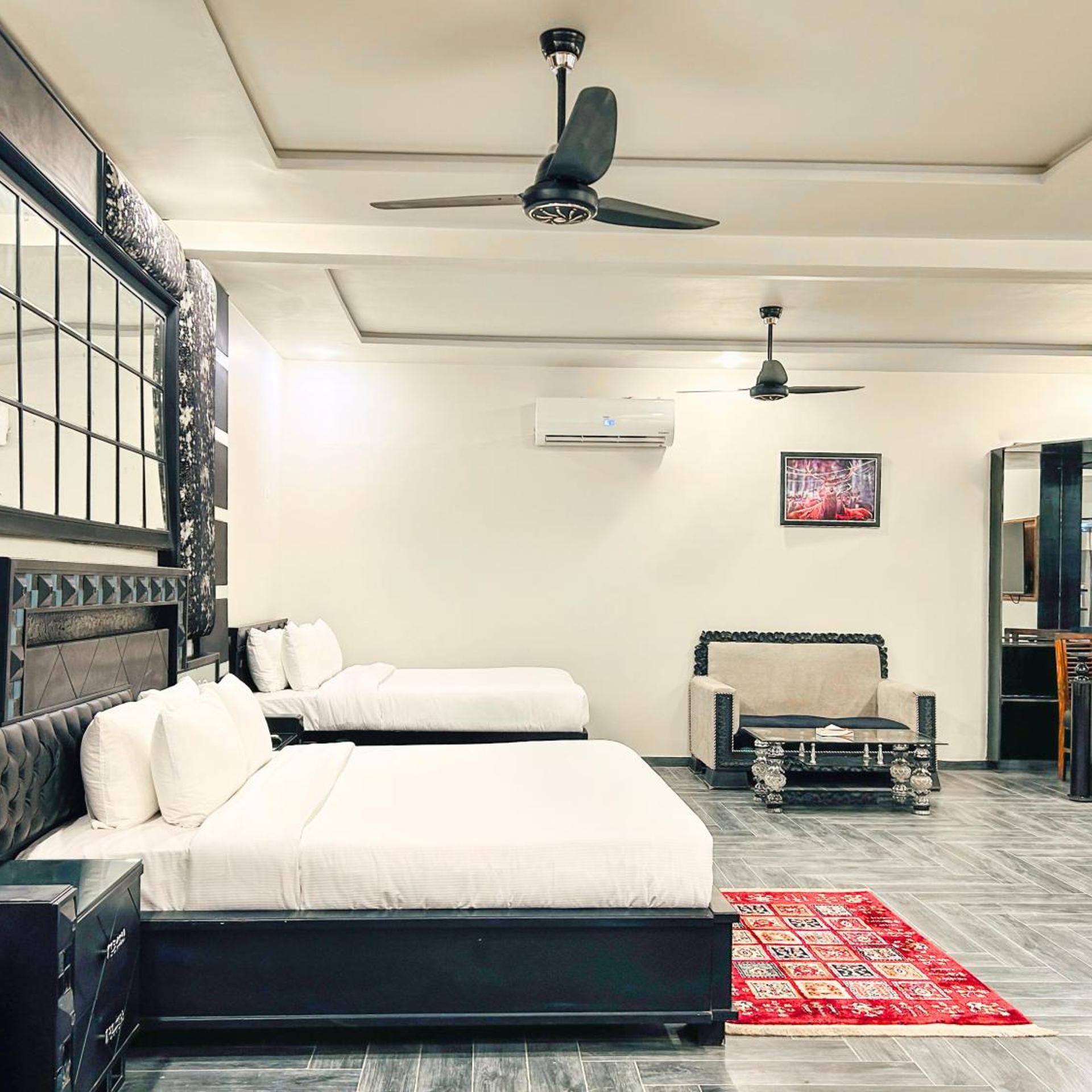 Hotel One University Sukkur 18/65