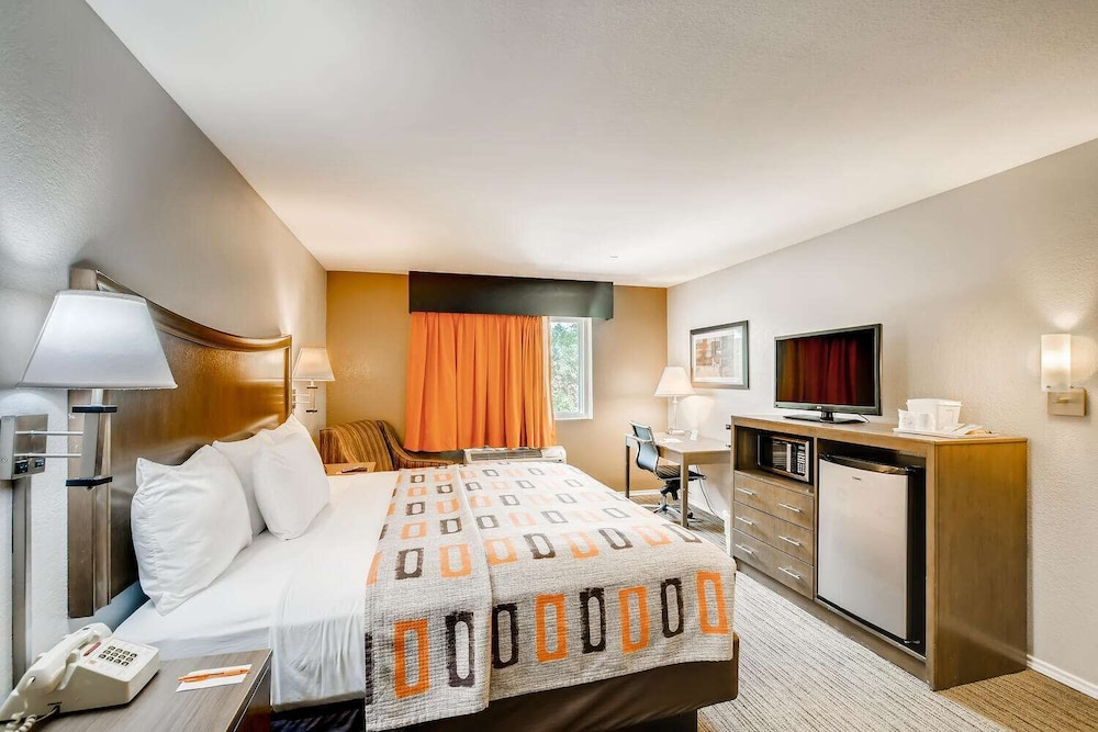 Orangewood Inn Suites Midtown 20/58