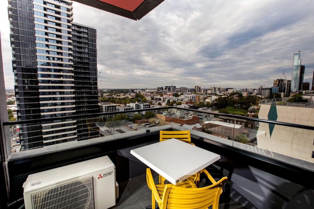 Spencer Street Apartments 3/41