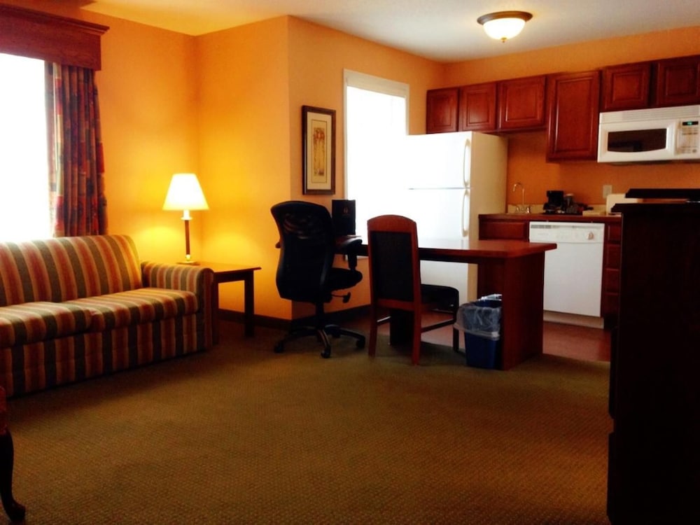Grandstay Residential Suites Hotel - Sheboygan 60/69