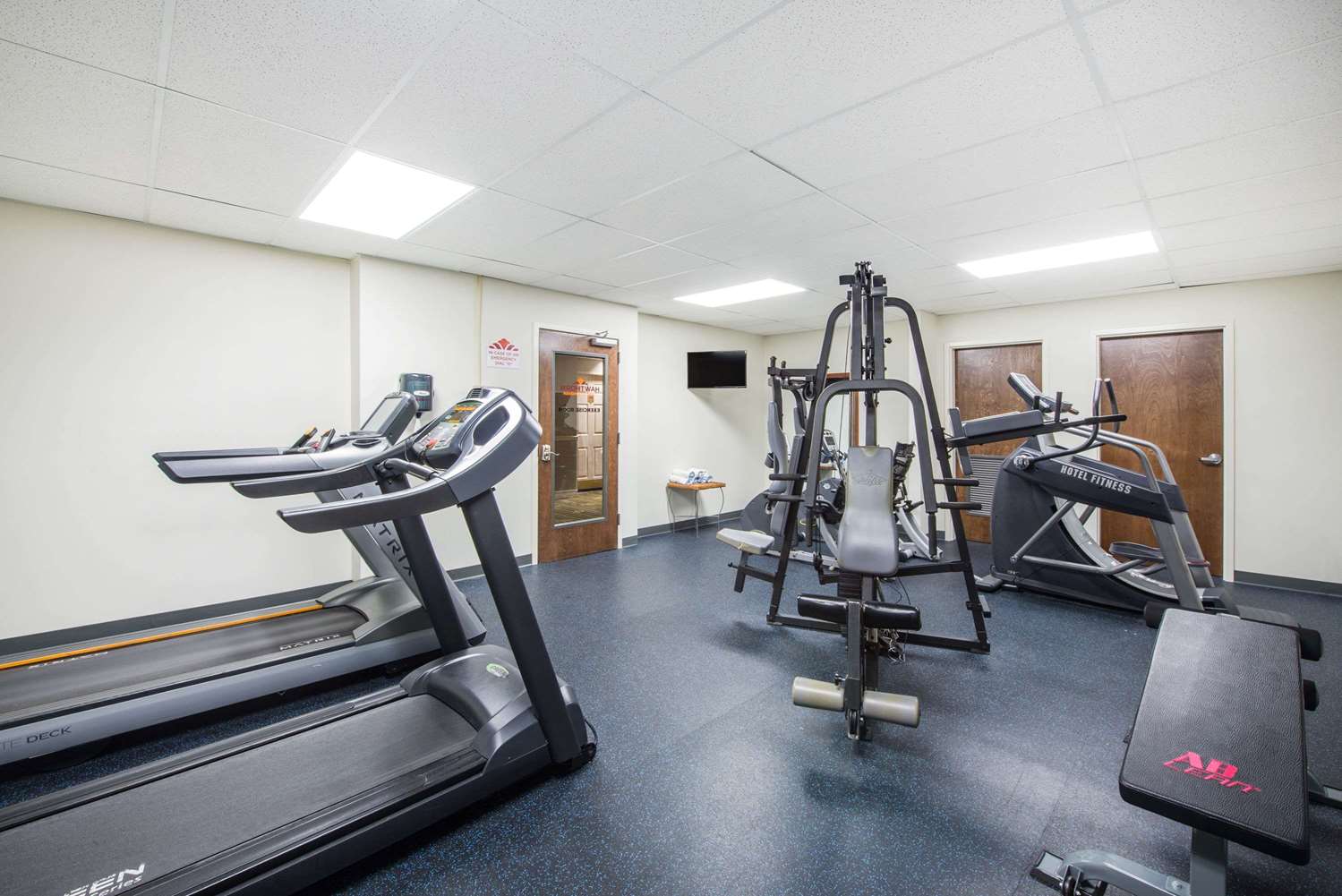 Hawthorn Suites by Wyndham El Paso Airport 10/28