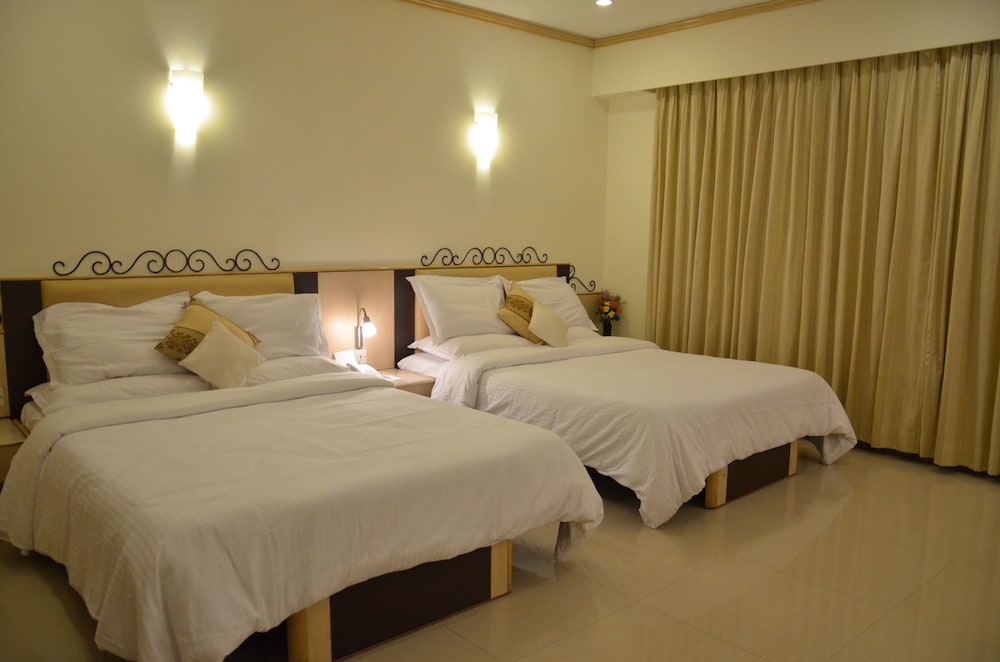 Garden Hotel 25/50