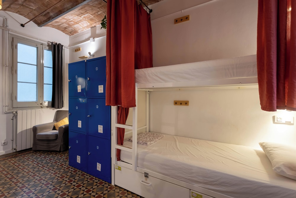MIXED DORM, 6 BEDS