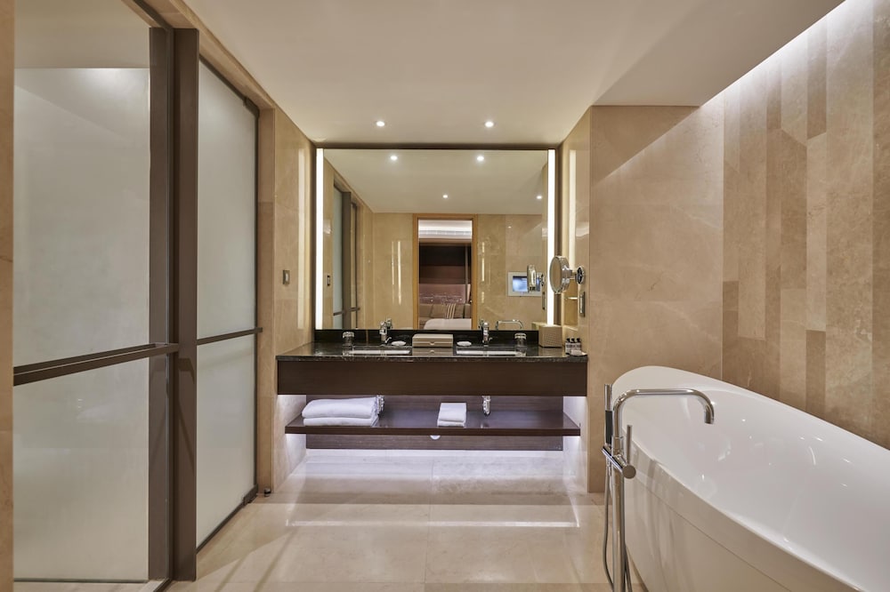 حياة ريجينسي(Hyatt Regency Riyadh Olaya) 74/75