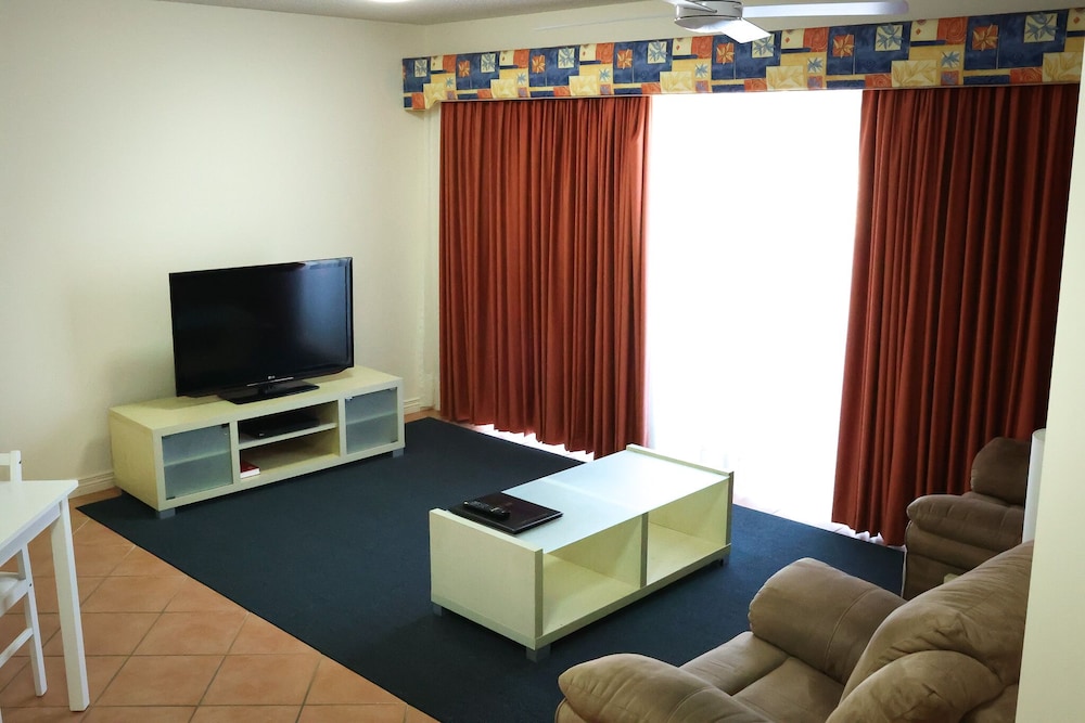 WHITE CREST LUXURY APARTMENTS 27/50