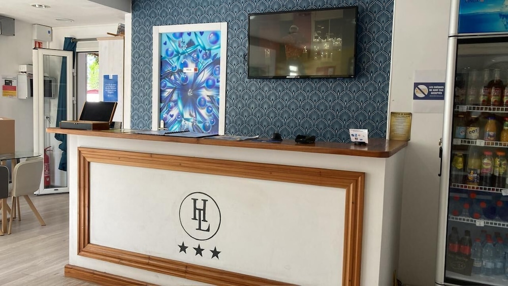 Lindsey Hotel 9/64