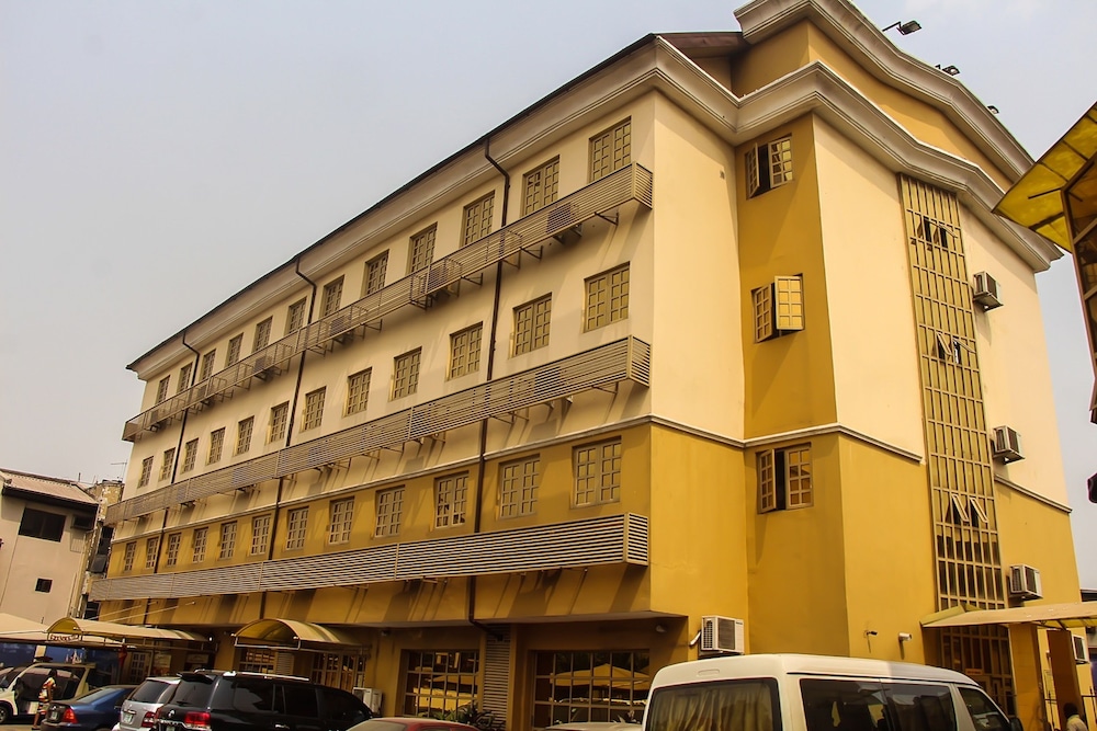Banex Hotel And Suites 2/50