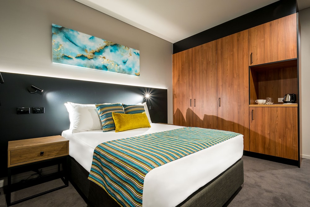 ROOM, DOUBLE BED, GOLF COURSE VIEW, ACCESSIBLE