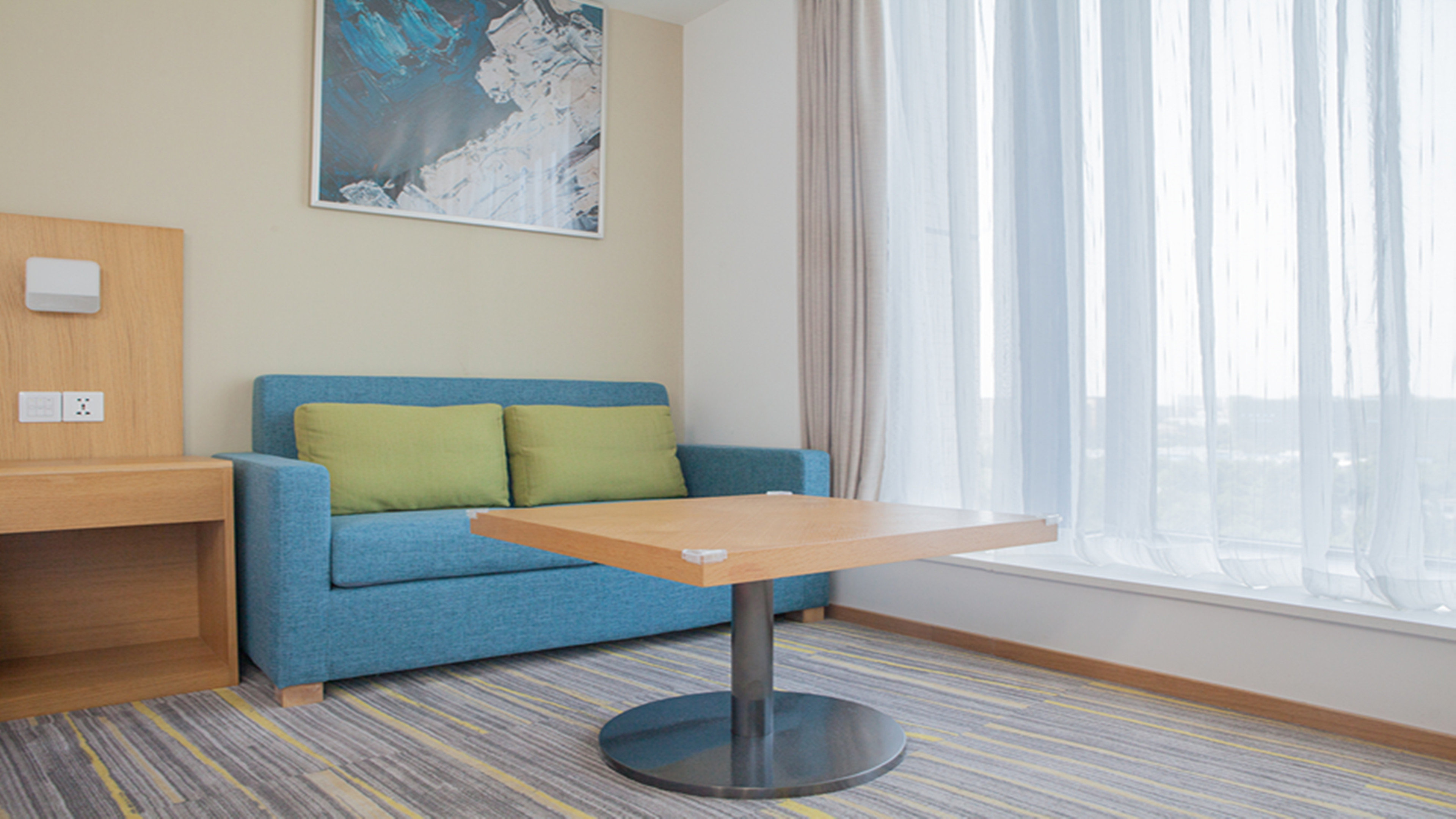 Holiday Inn Express Chengdu Airport Zone 50/75