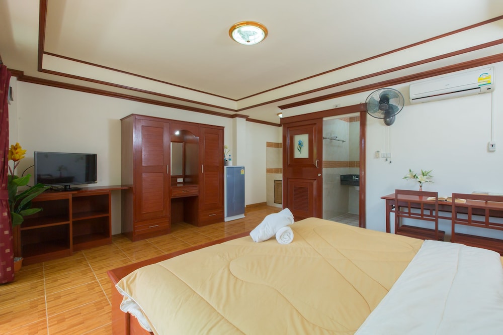 Patong Rai Rom Yen Resort SHA 31/50