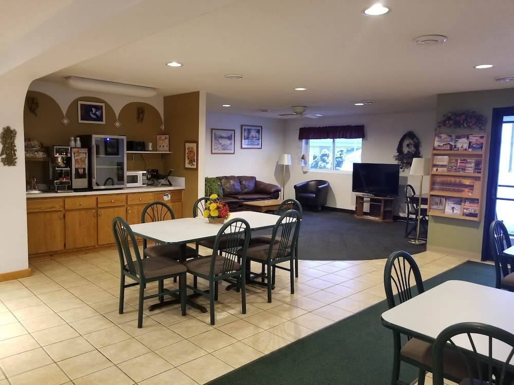 AmeriVu Inn and Suites-Stanley 30/47
