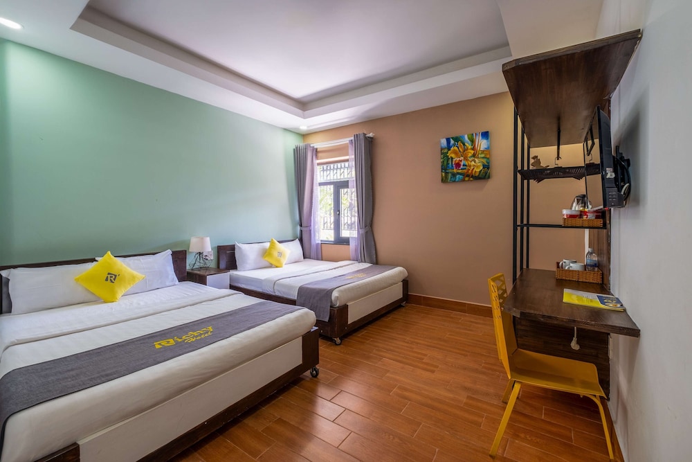 Richy Hotel 18/40