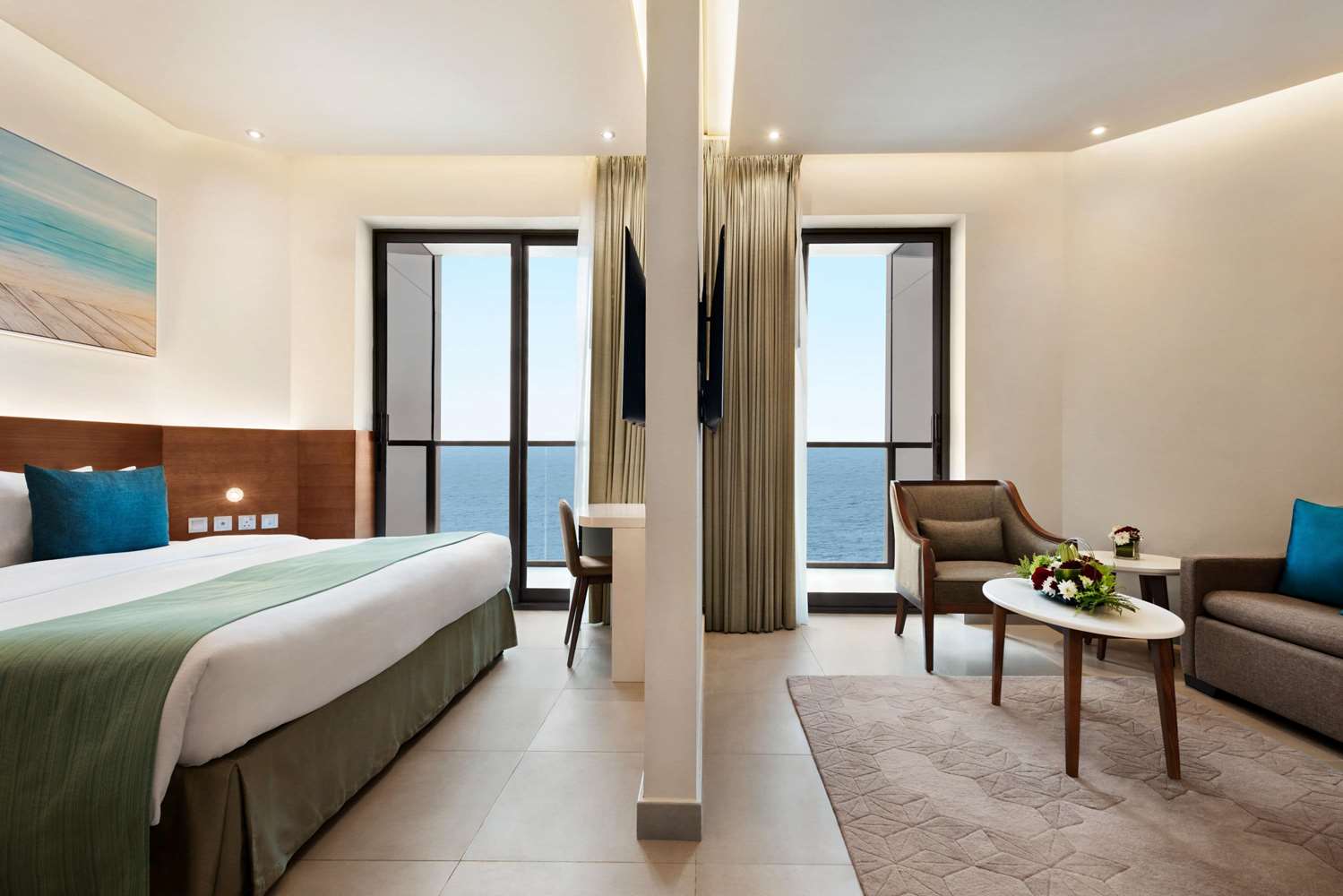 Wyndham Garden Ajman Corniche 6/24