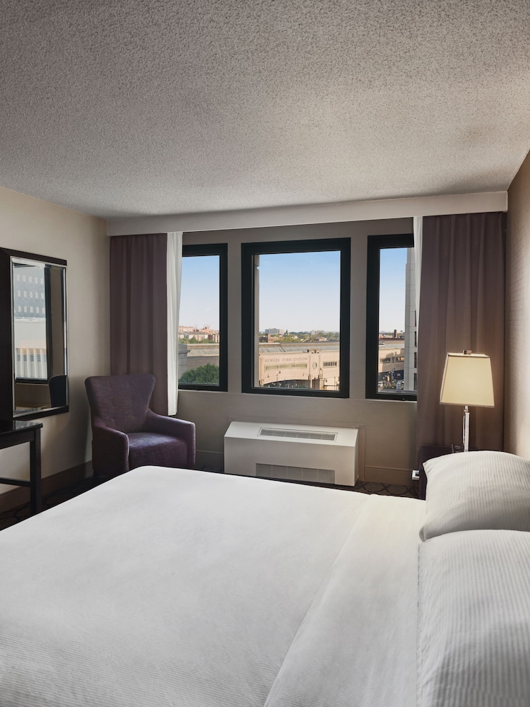 DoubleTree by Hilton Newark Penn Station 13/46