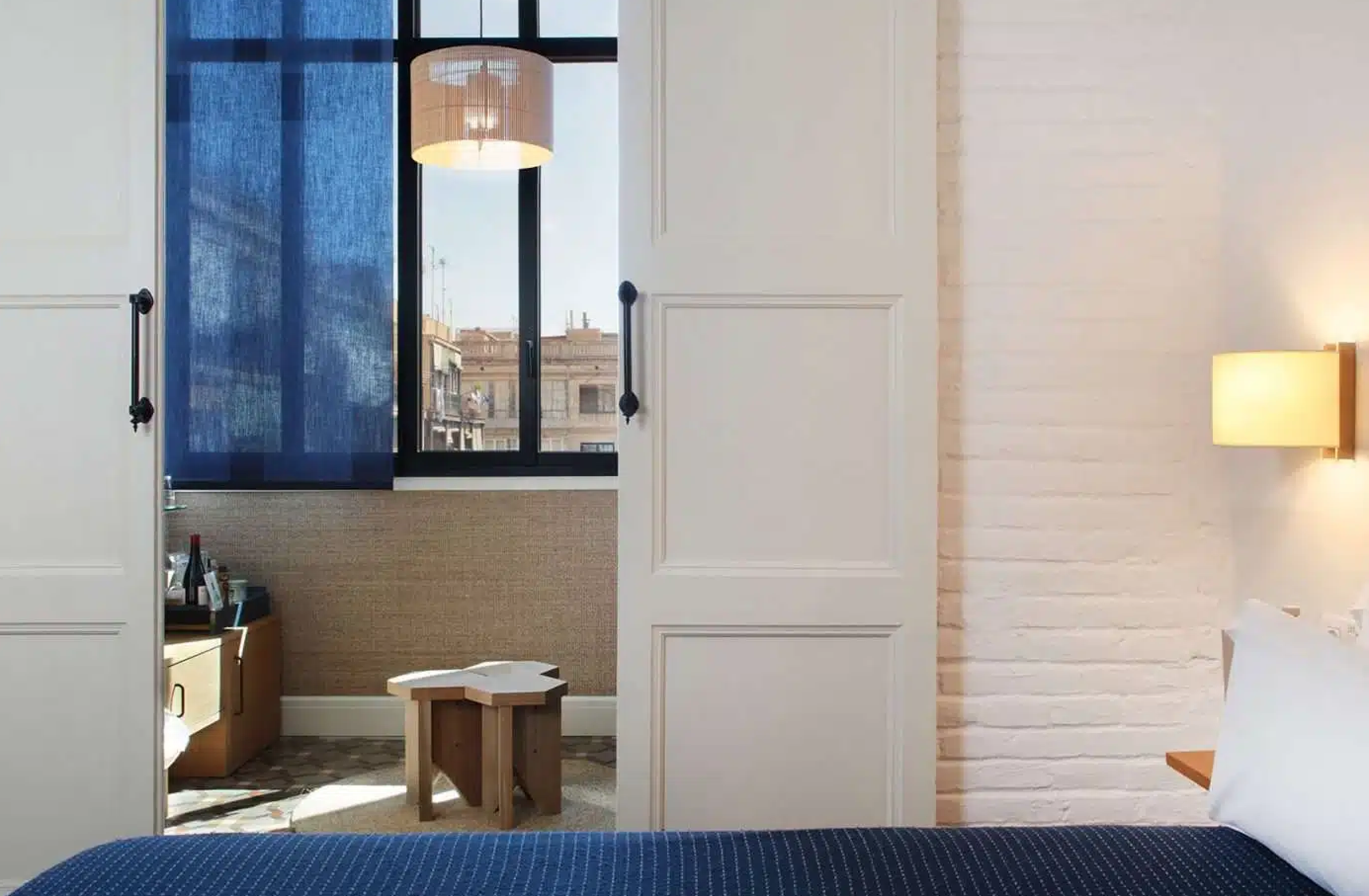 Medium, Courtyard