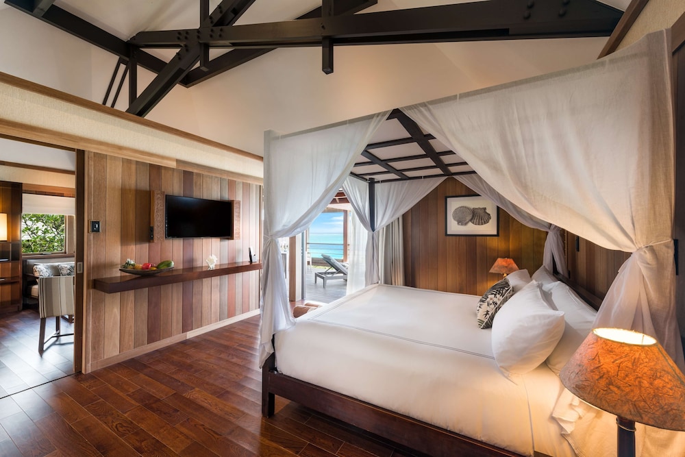 Villa, King Bed, Lagoon View, with Pool