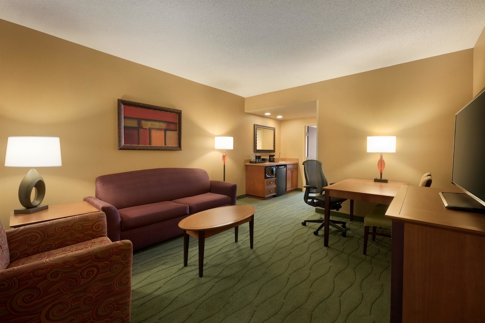Embassy Suites By Hilton E Peoria Riverfront Conf Center 33/60