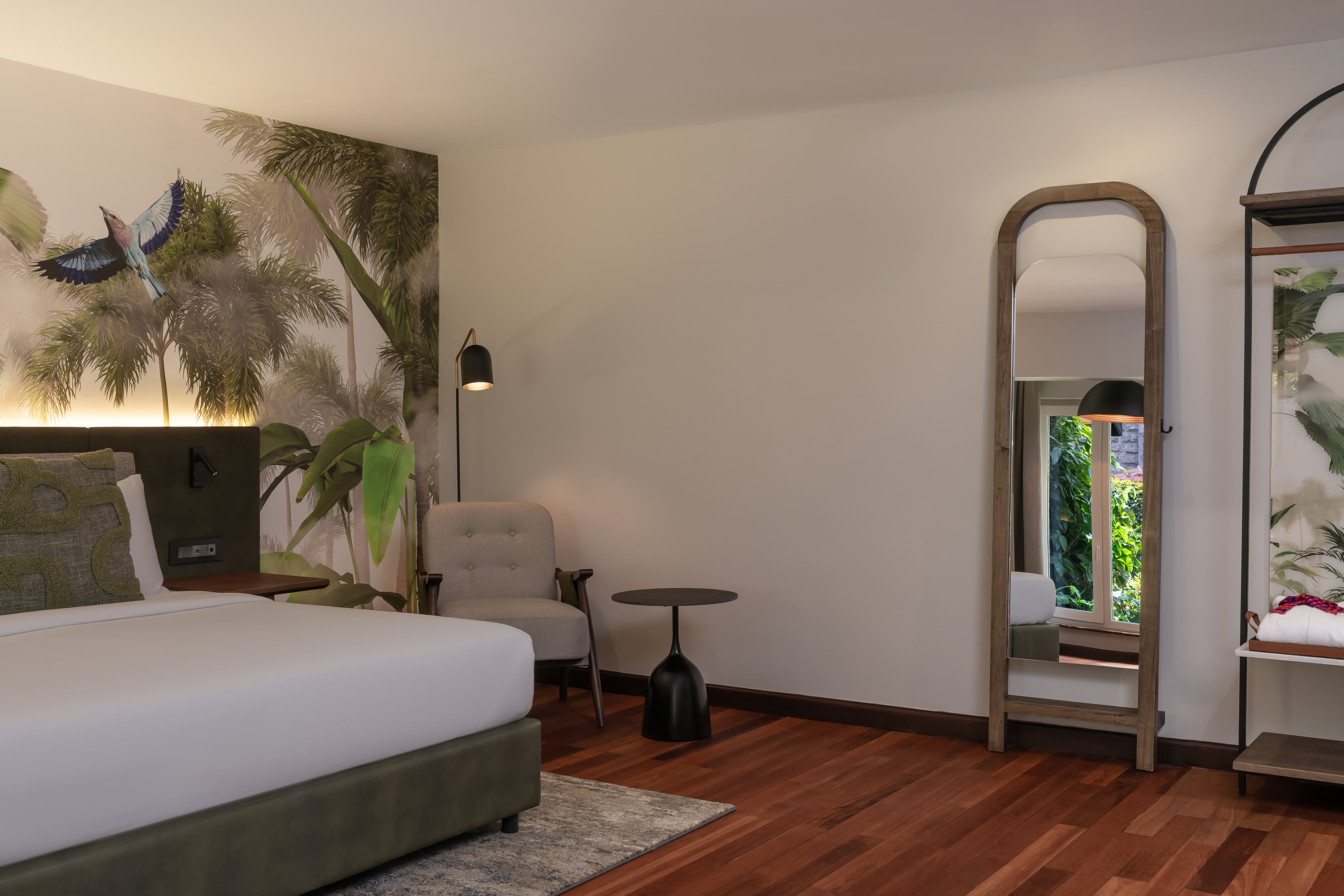1 King Jacaranda Suite Garden View