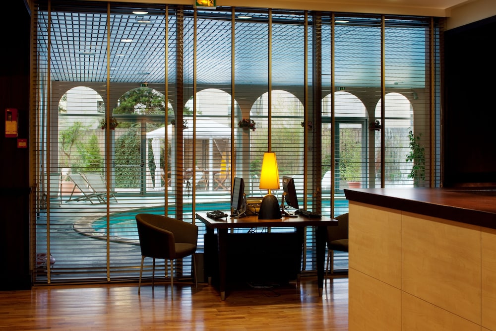 Mercure Paris Velizy 37/74