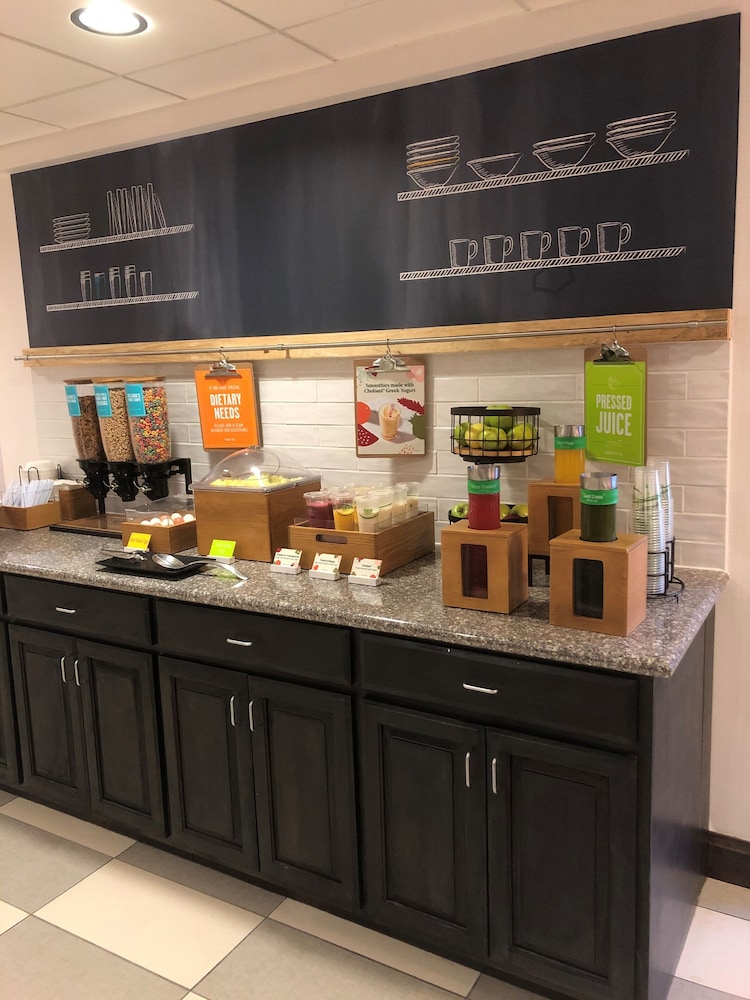Hampton Inn And Suites Norfolk Airport 27/46