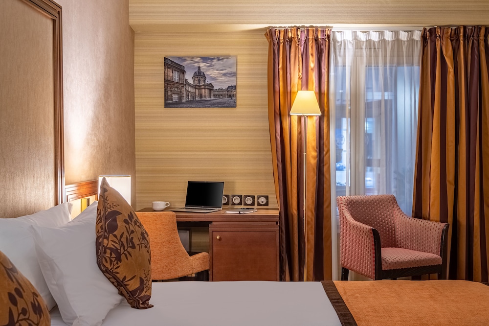 Hotel Saint Honore 33/35
