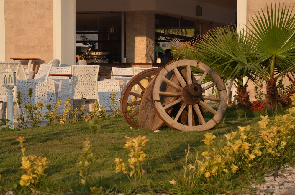 Andriake Beach Club Hotel 37/50