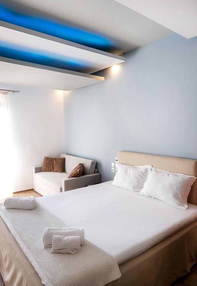 Kamari Beach Hotel 20/65