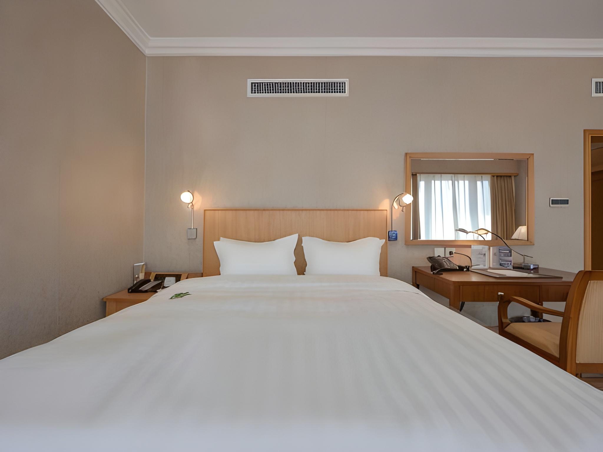 Smart, Deluxe, Family, 1 Double and 1 Single Bed, East Wing