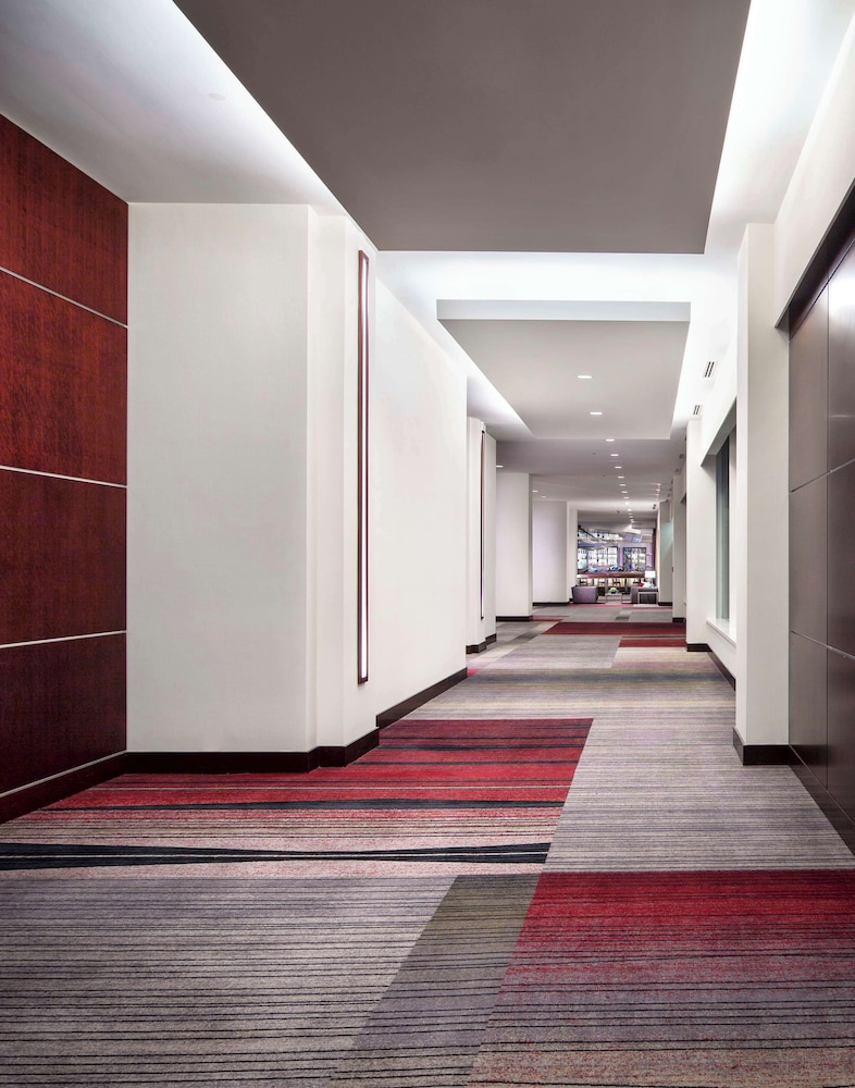 HYATT REGENCY VANCOUVER 66/72