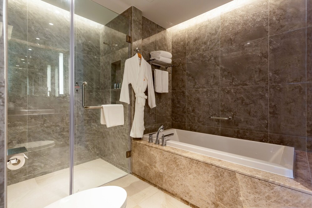 ONE BEDROOM SUPERIOR OCEAN VIEW