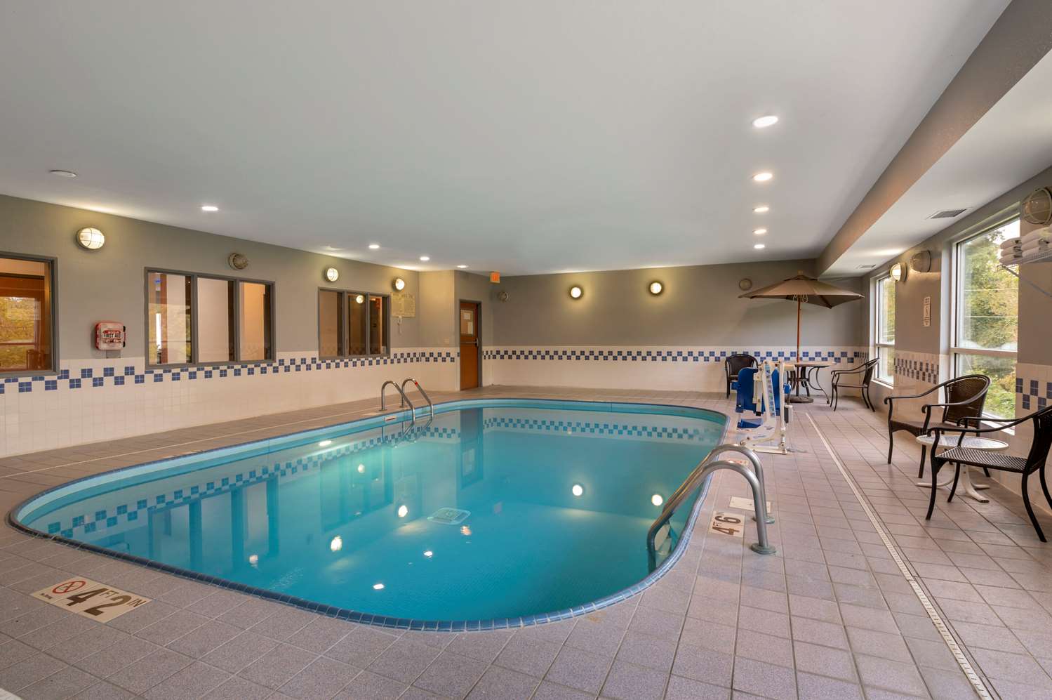 Comfort Inn & Suites Zanesville OH 19/27