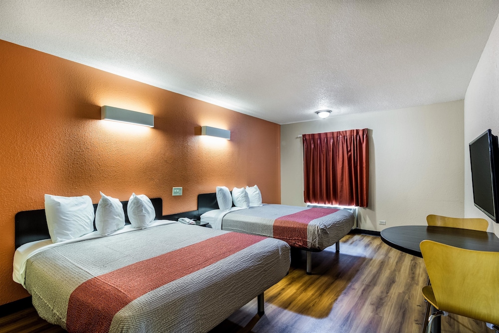 Motel6 Libertyville, IL 14/50