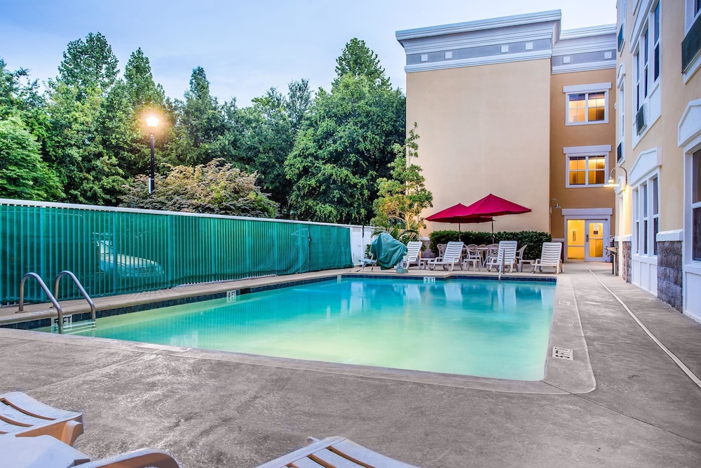 Comfort Suites At Isle Of Palms Connector 9/48