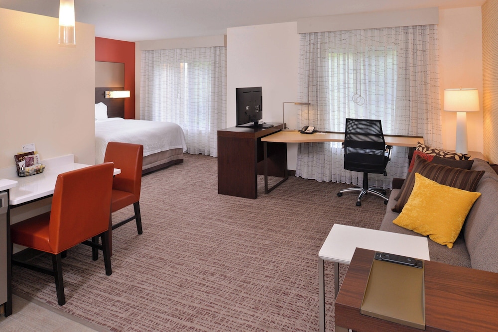RESIDENCE INN EAST LANSING 23/36