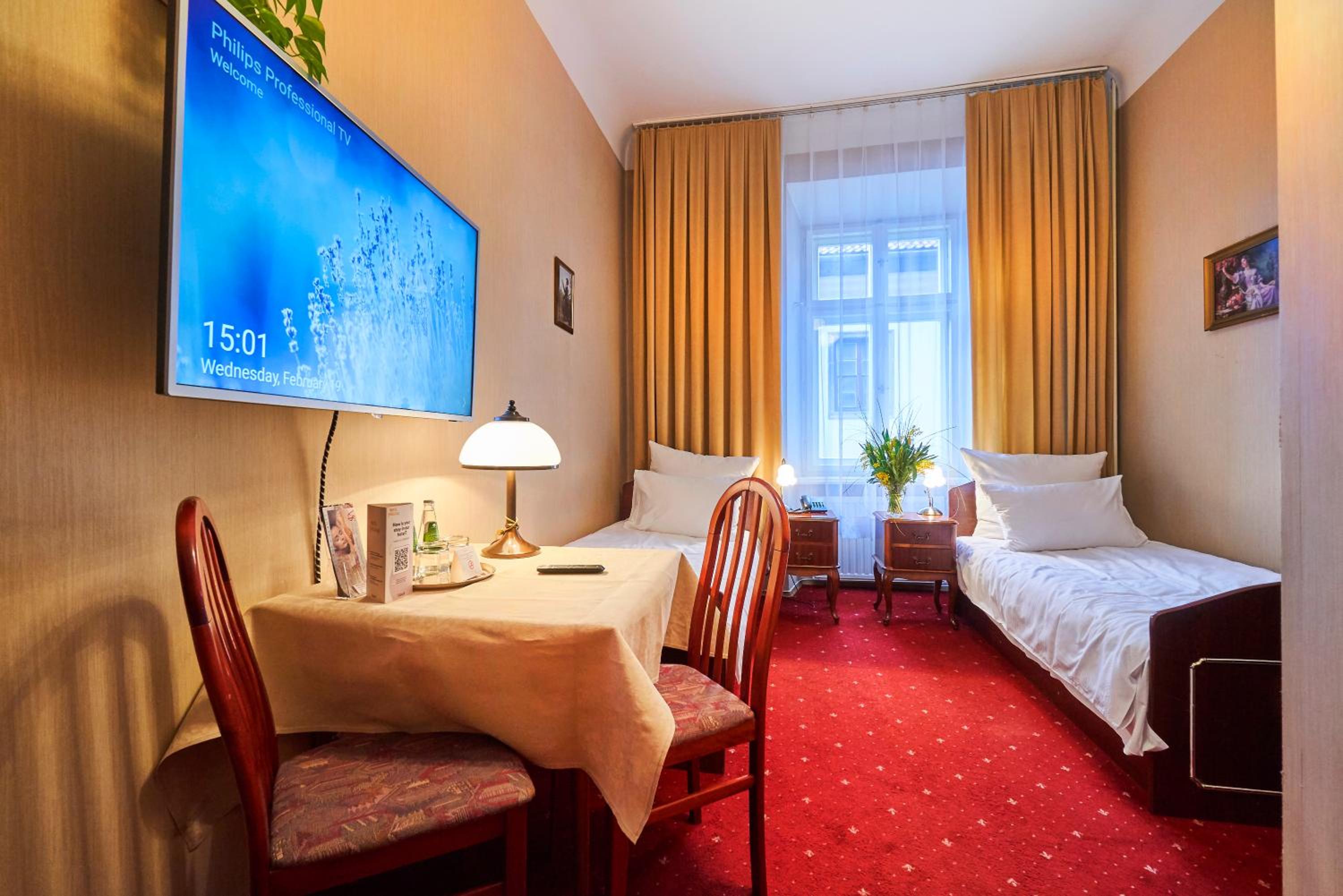 Room, Twin Beds