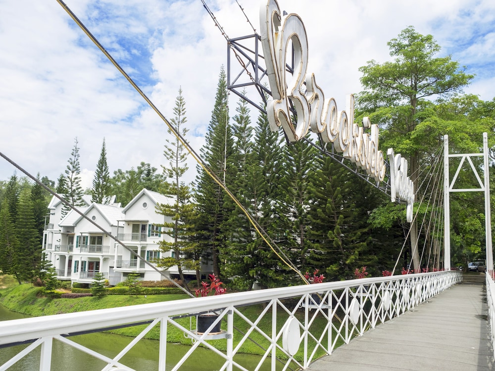Brookside Valley Resort 43/77