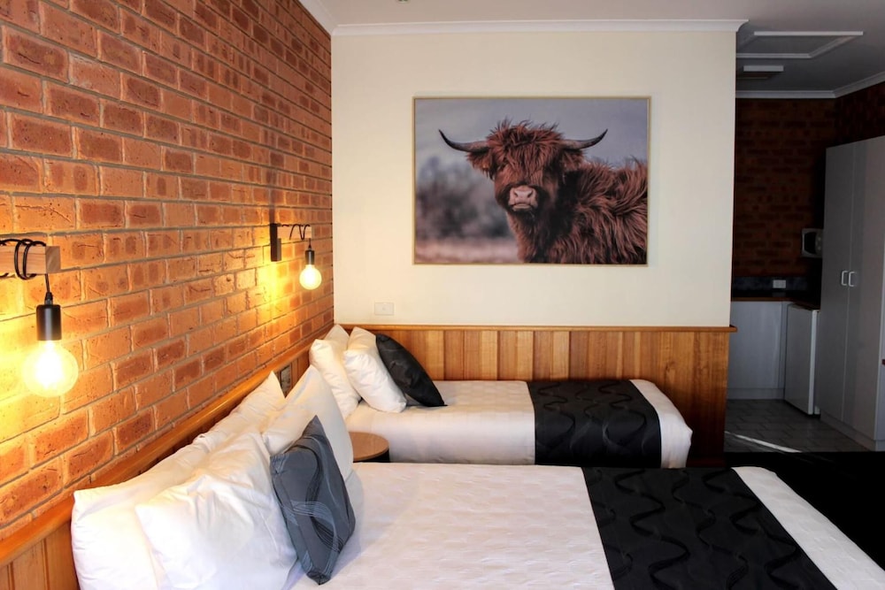Golden River Motor Inn 23/33