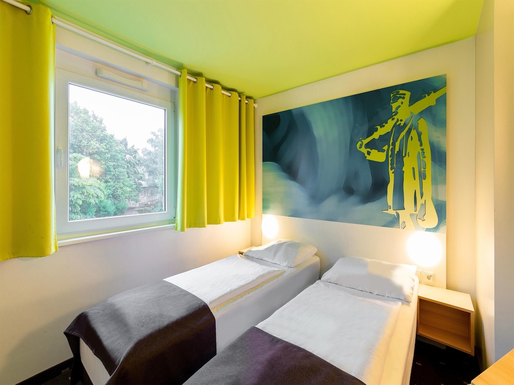 غرفة بسريرين منفصلين، B&B Hotel Krefeld 2/7