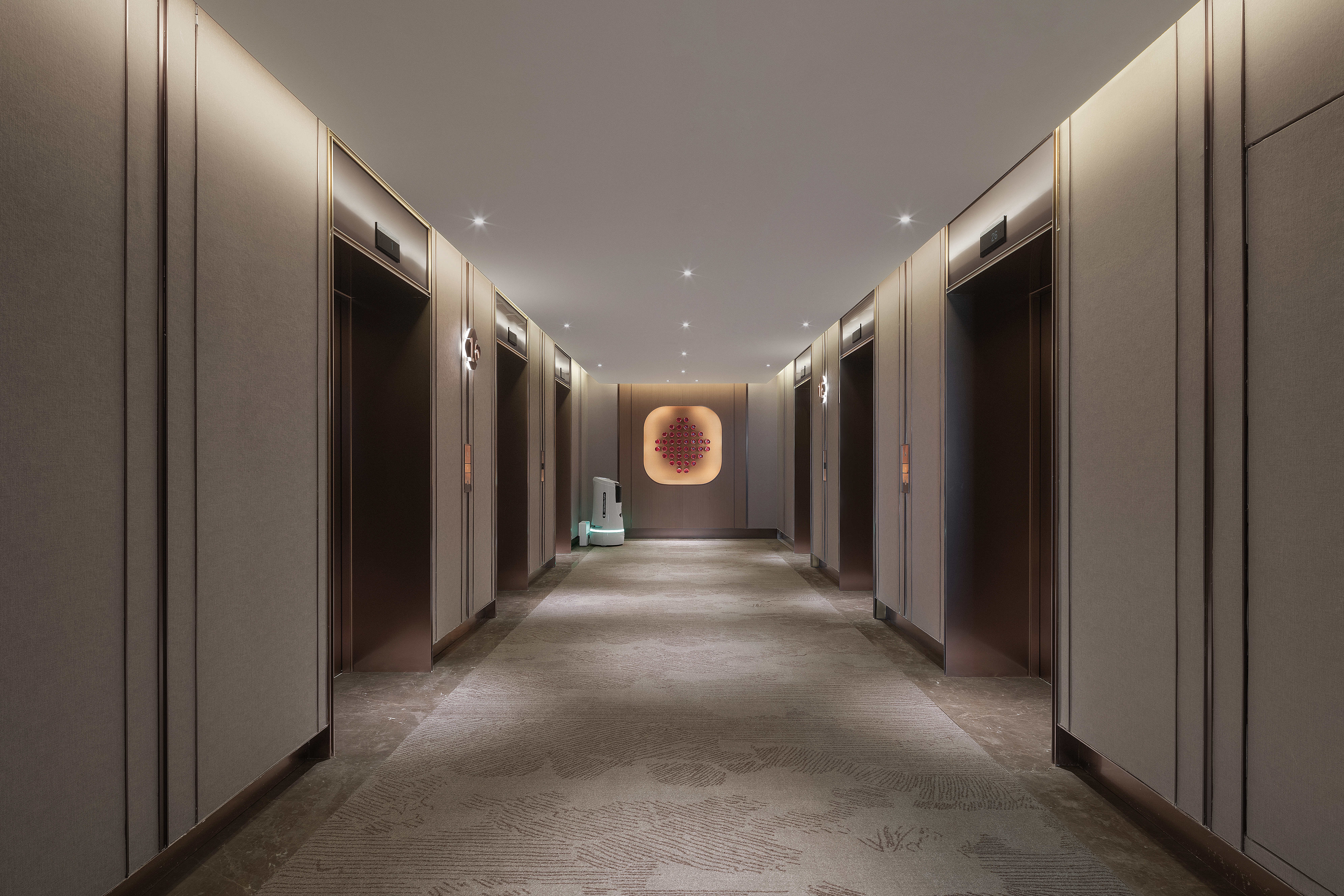 Holiday Inn Shanghai Huaxia 47/50