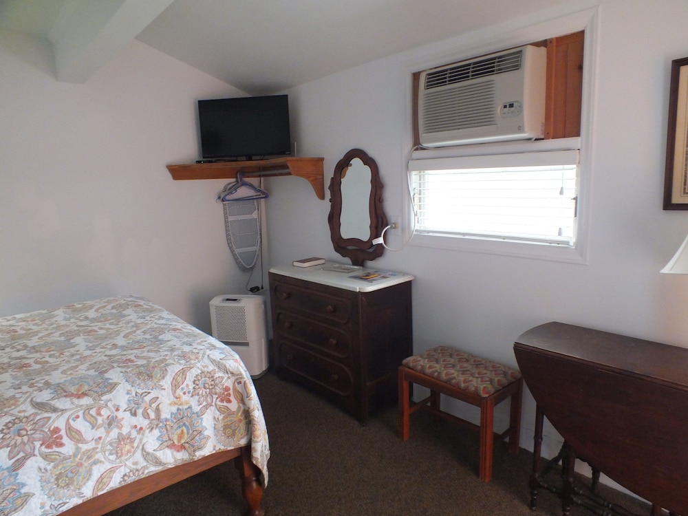 Scarborough Inn 33/65