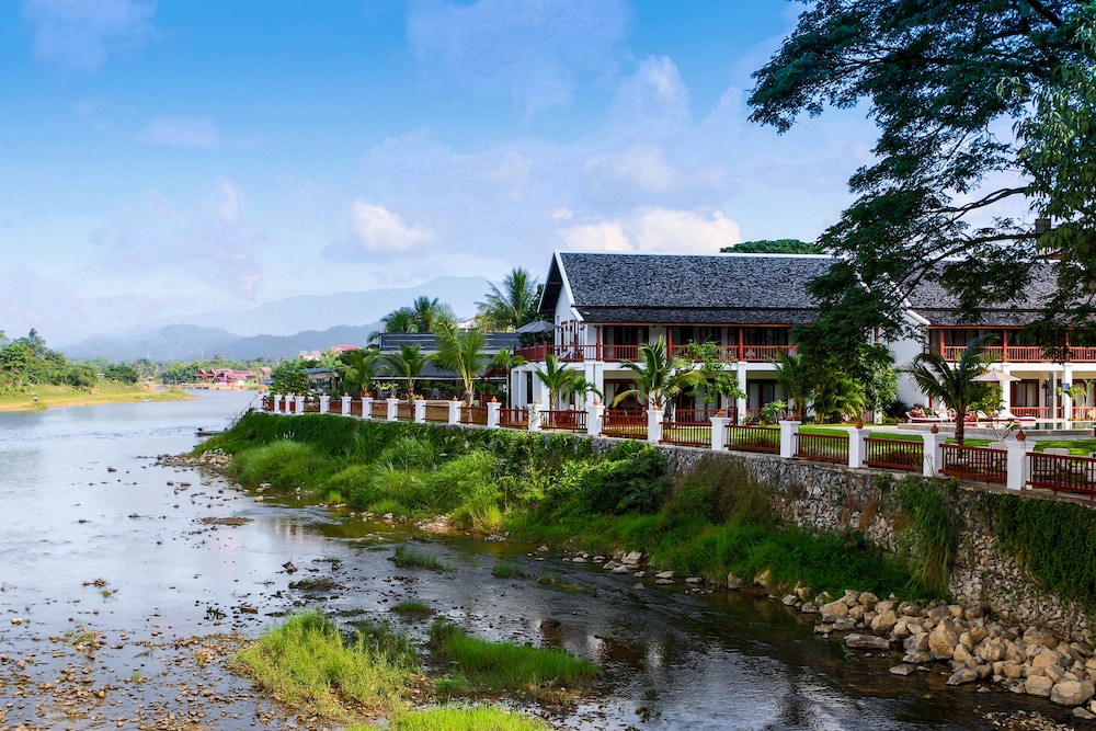 Riverside Boutique Resort Vang Vieng 70/74