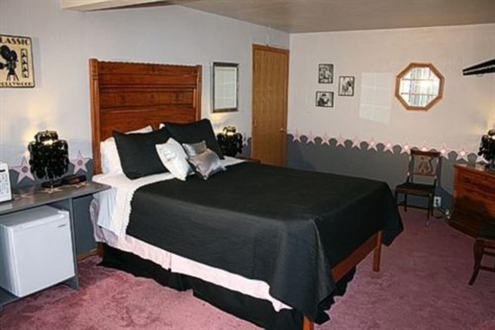 at the Waters Edge Bed &amp; Breakfast 21/61