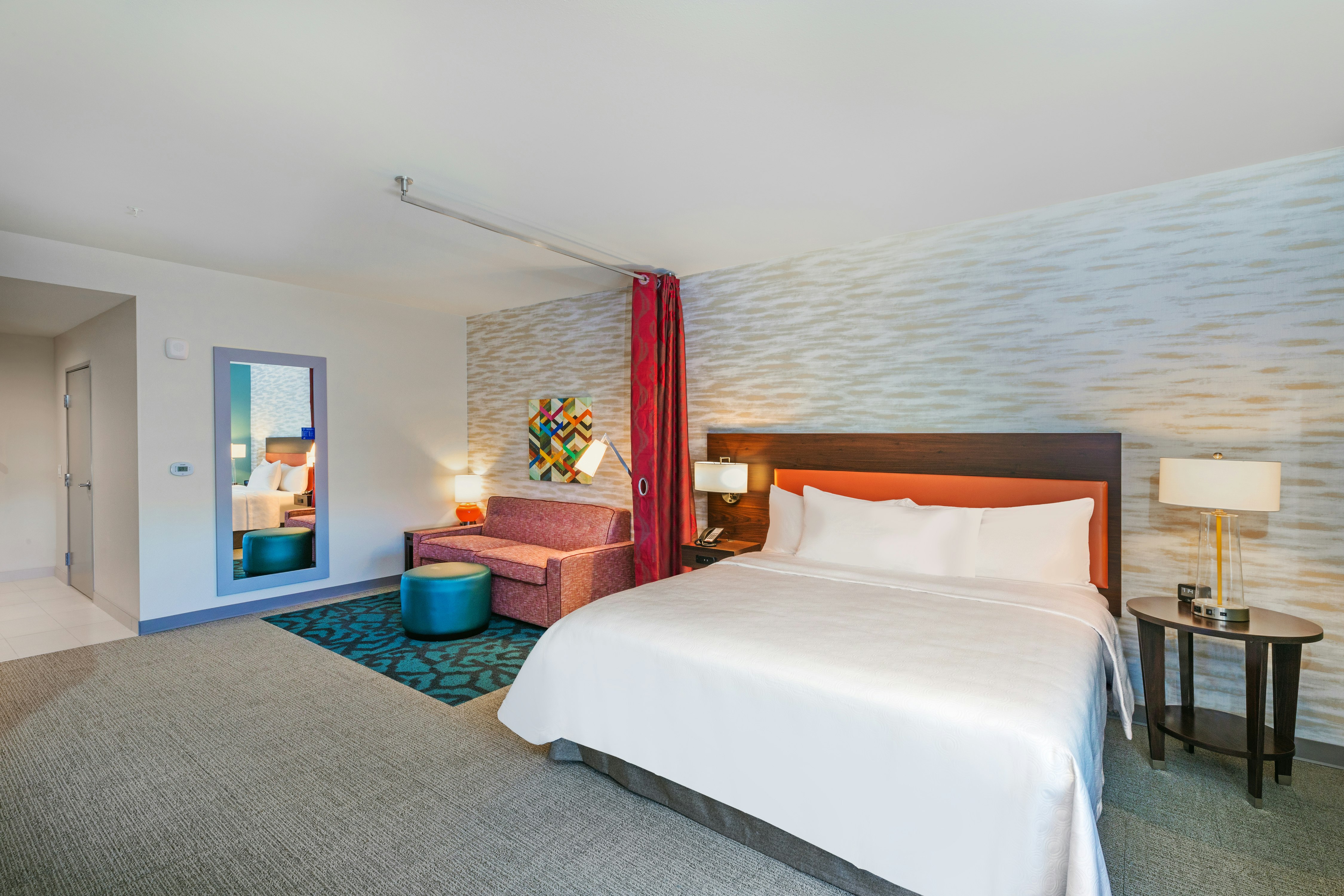 STUDIO, KING BED, ACCESSIBLE
